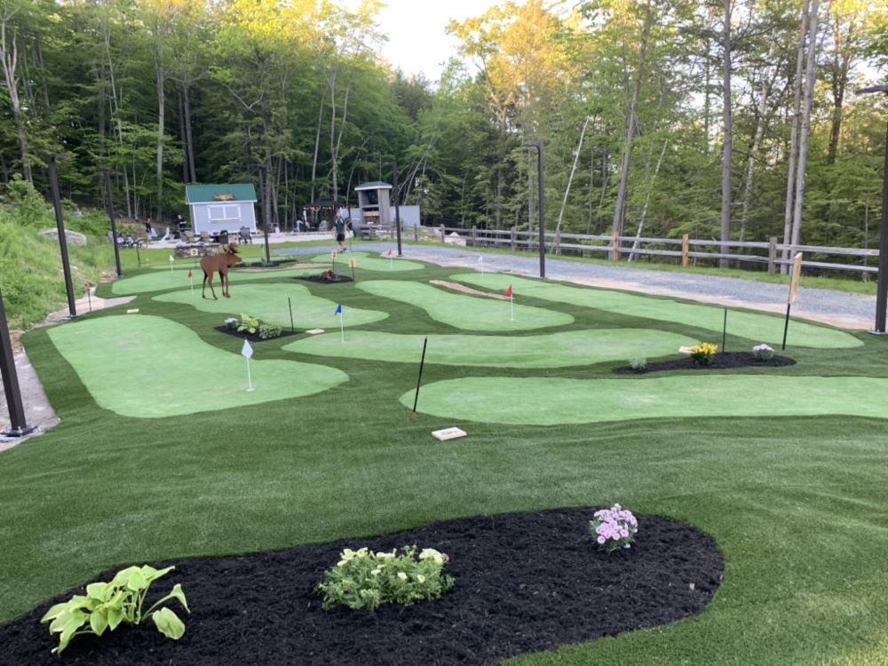 Use versitile settings for your Jacksonville mini golf course.