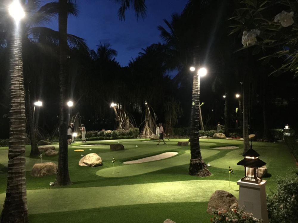 Use themed greens for your Jacksonville mini golf course.